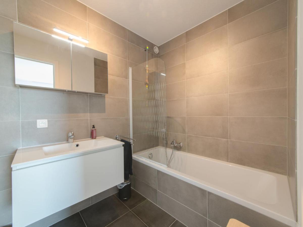 Apartment Railway To The Beach By Interhome Blankenberge Bagian luar foto